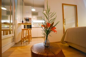 Comfort Studio | Private kitchenette | Full-sized fridge, microwave, oven, stovetop - Destino City Apartments (Zadar)