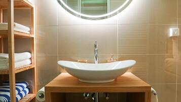 Comfort Studio | Bathroom sink