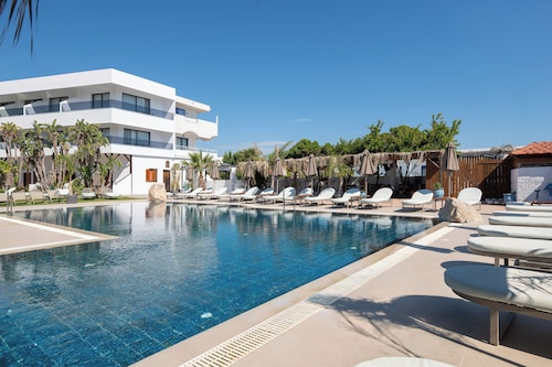 Aquarius Beach Hotel