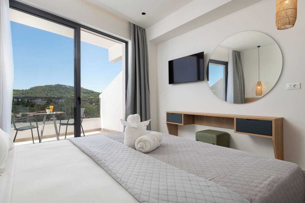 In-room safe, soundproofing, iron/ironing board (on request)