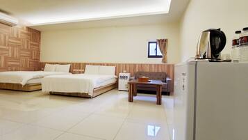 Family Quadruple Room | Individually decorated, individually furnished, laptop workspace