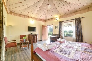 Royal Cottage | Minibar, desk, free WiFi, bed sheets - Lohana Village Resort (Pushkar)