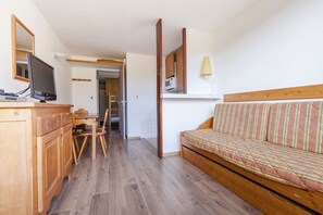 Appartement Confort, 1 chambre, 5/6 personnes | Coin séjour | Télévision à écran plat, lecteur de DVD