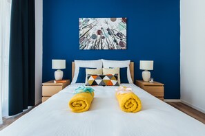 Superior appartement, 1 slaapkamer, keuken, uitzicht op de stad | Luxe beddengoed, individueel gedecoreerd, individueel gemeubileerd