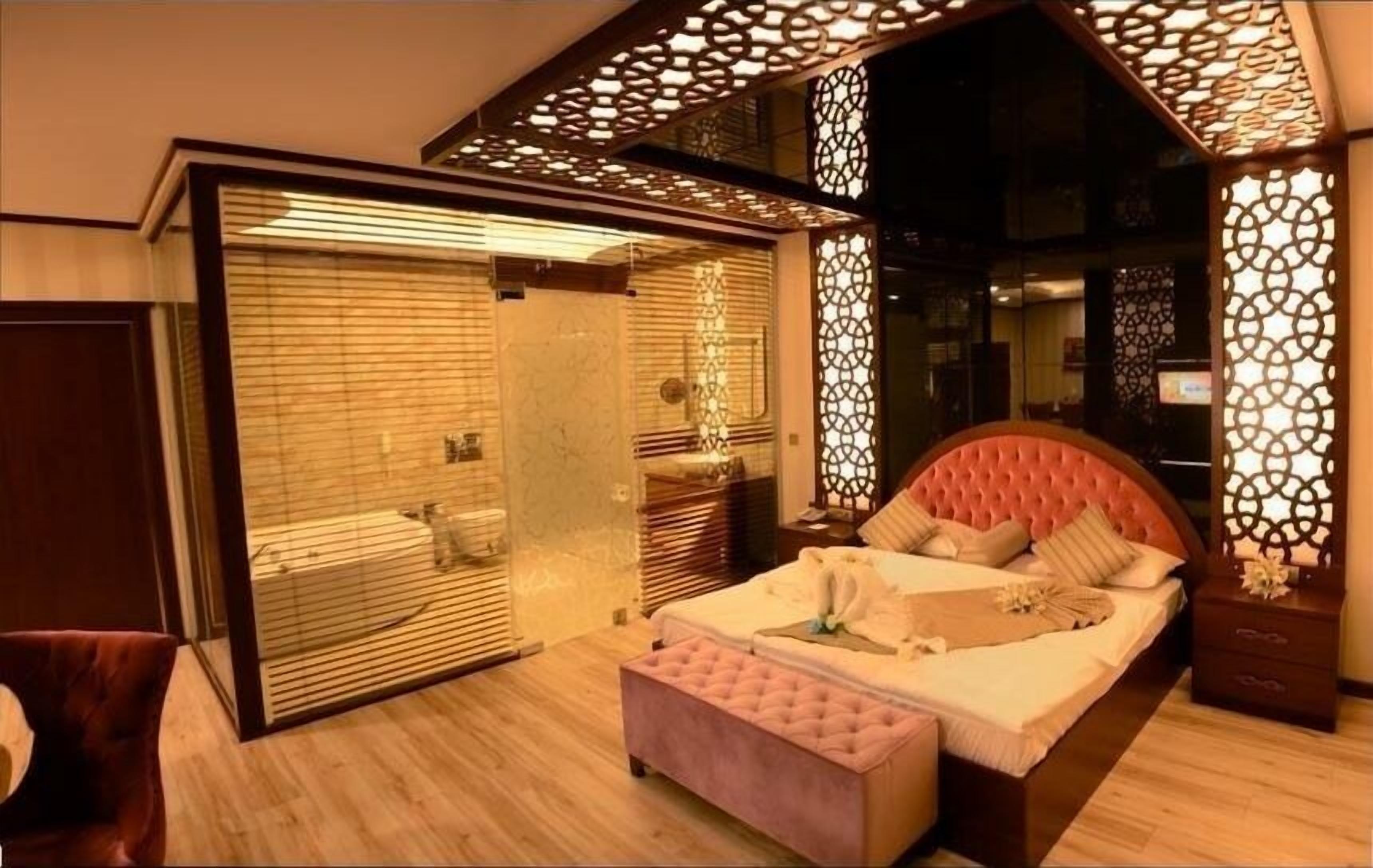 套房 | 迷你吧、客房內保險箱、書桌、熨斗/熨衣板