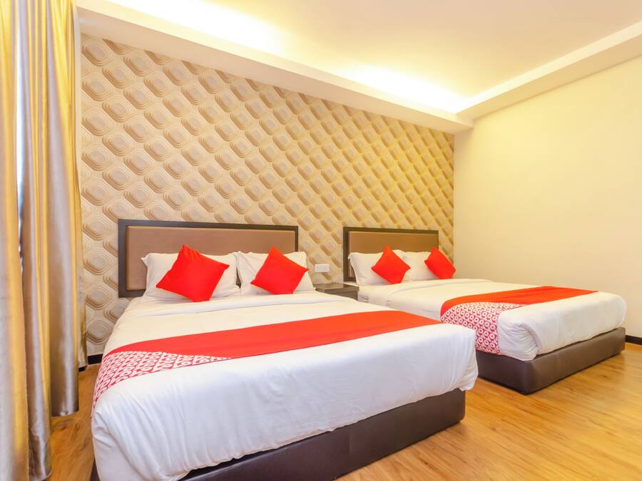 Family Suite | Desk, free WiFi, bed sheets