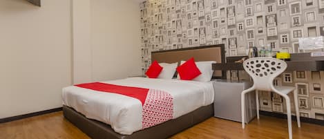 Habitación doble Deluxe, 1 cama King size | Escritorio, wifi gratis y ropa de cama