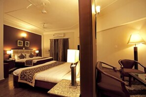 In-room safe, desk, free rollaway beds