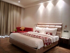 Premium Room, Smoking, Garden View | Premium bedding, minibar, in-room safe, desk - The Ivy Anjuna (Anjuna)