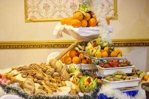 Desayuno buffet diario (EGP 490 por persona)