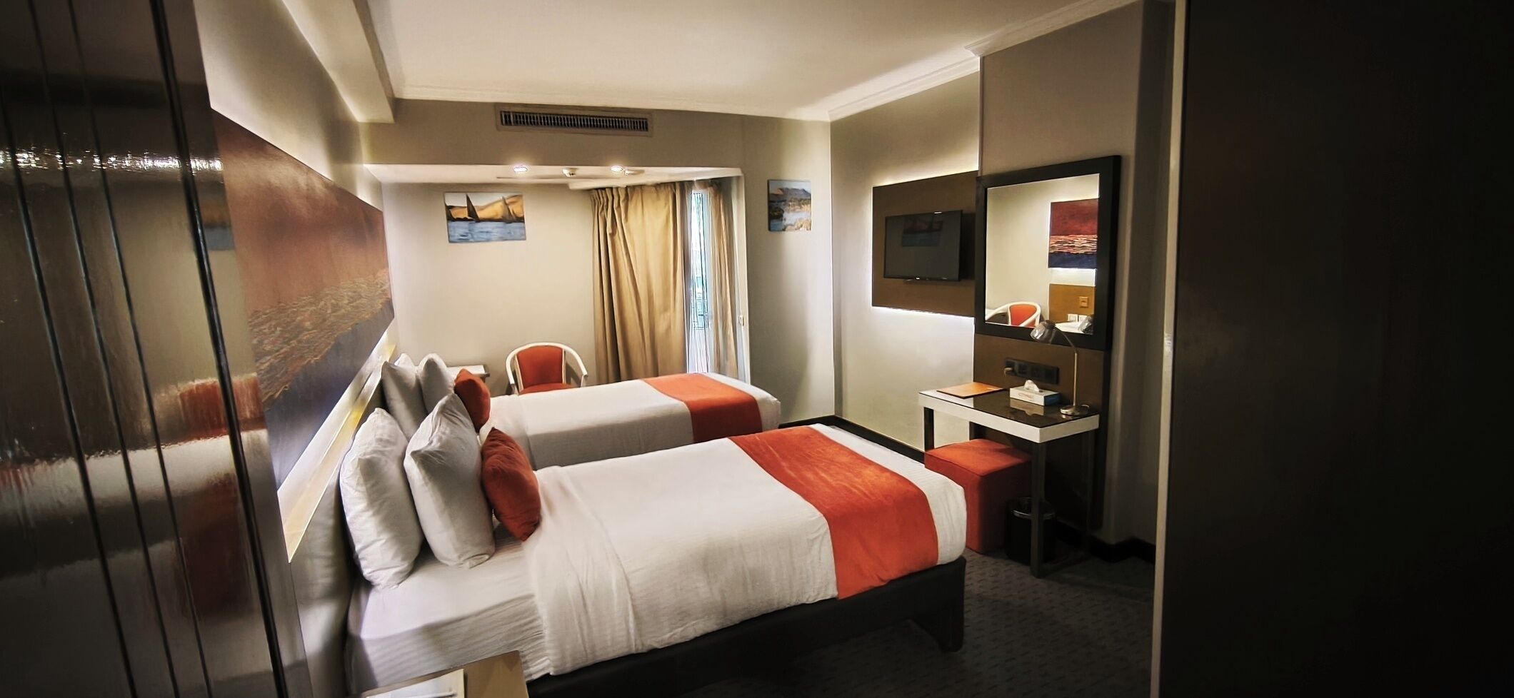 1 Schlafzimmer, Minibar, Zimmersafe, Bügeleisen/Bügelbrett