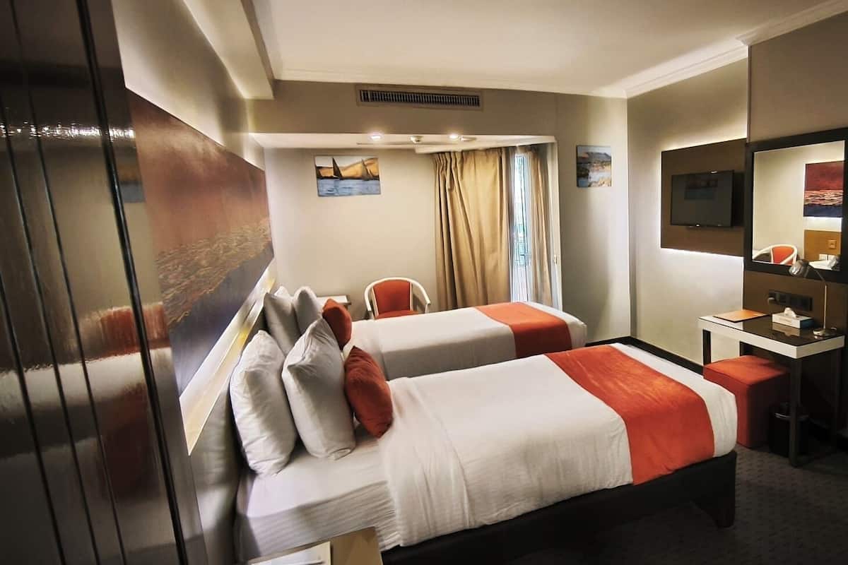 1 Schlafzimmer, Minibar, Zimmersafe, Bügeleisen/Bügelbrett