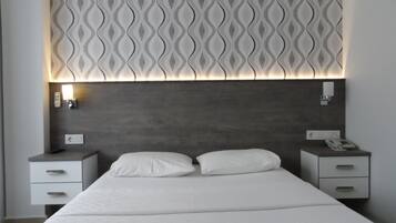 Iron/ironing board, free WiFi