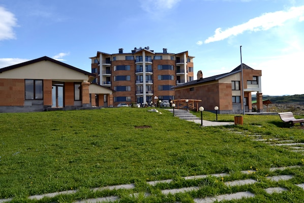 Property grounds - Tsovasar Family Rest Complex (Sevan)