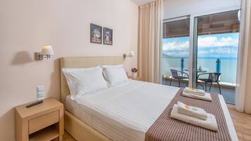 3 bedrooms, Egyptian cotton sheets, premium bedding, in-room safe