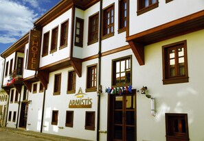 Front of property - Armistis Hotel (Mudanya)