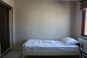 Desk, free WiFi, bed sheets - Beyoglu Huzur Hotel (Istanbul)