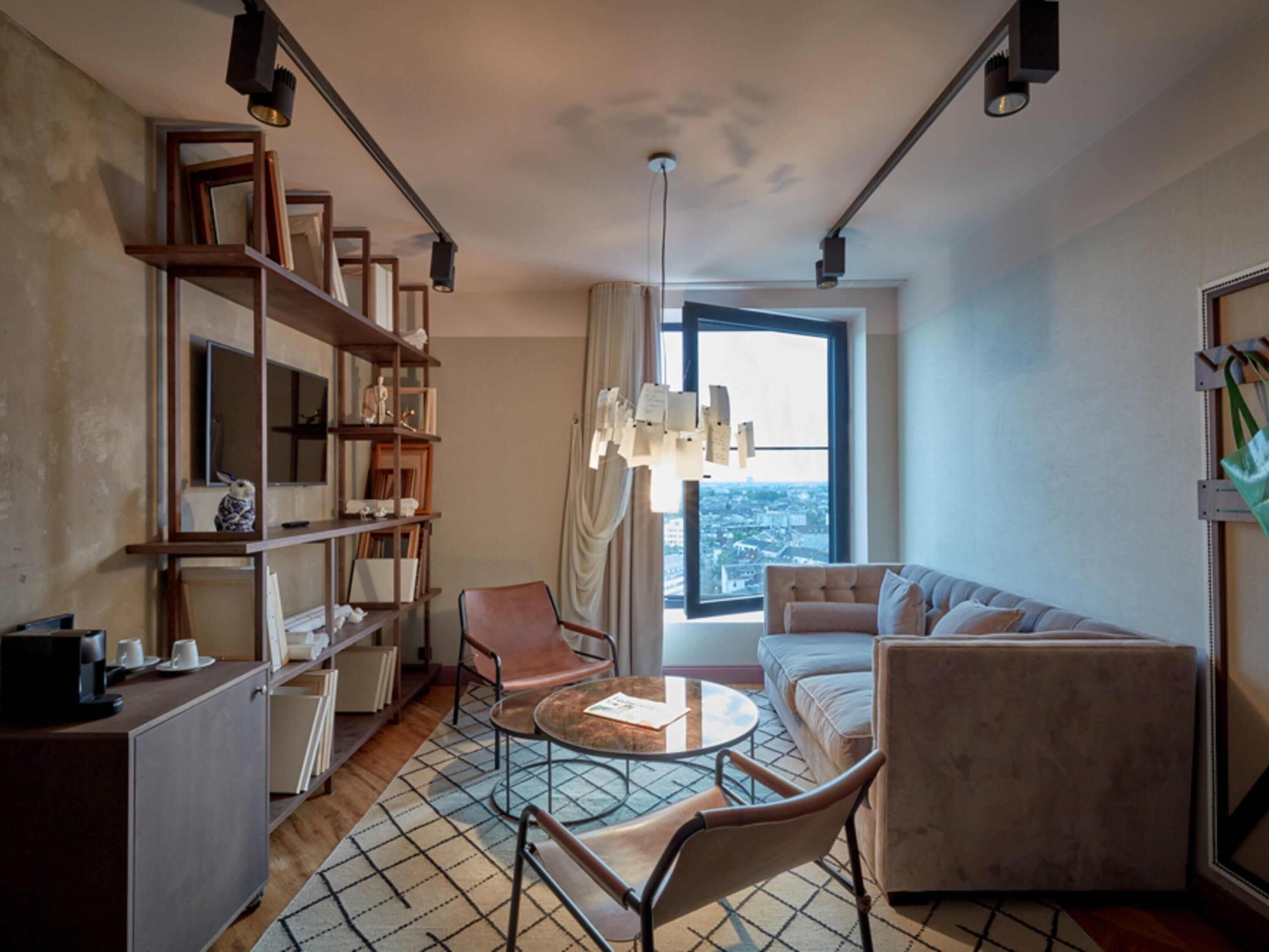 gigantic sky | hypo-allergenic bedding, memory-foam beds, minibar, in-room safe