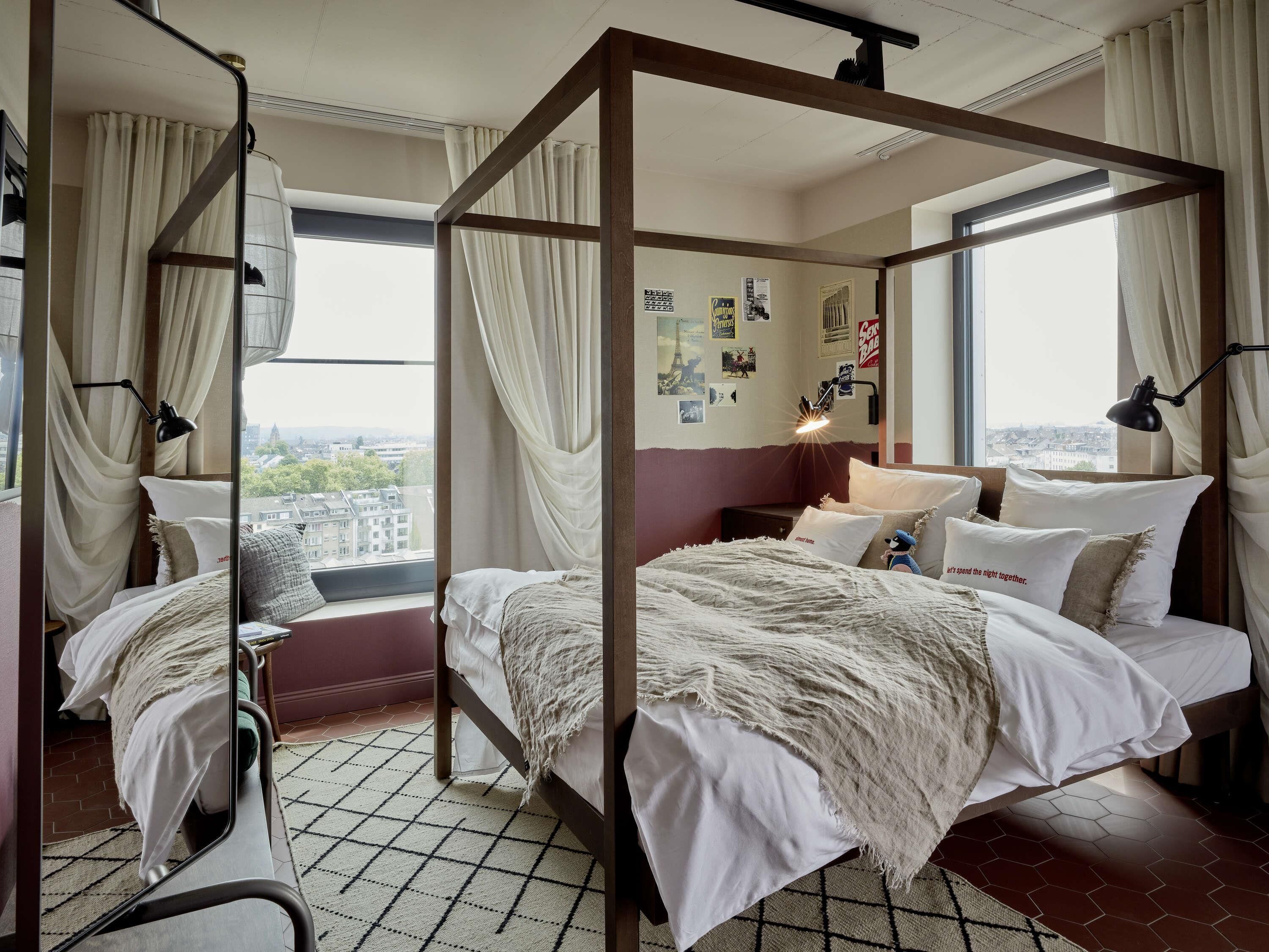 Allergikerbettwaren, Betten mit Memory-Foam-Matratzen, Minibar