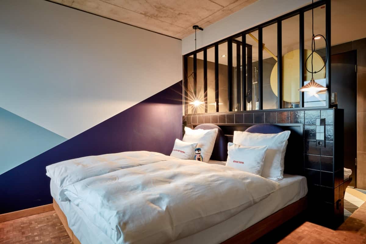 Hypoallergeen beddengoed, bedden met traagschuimmatras, een minibar