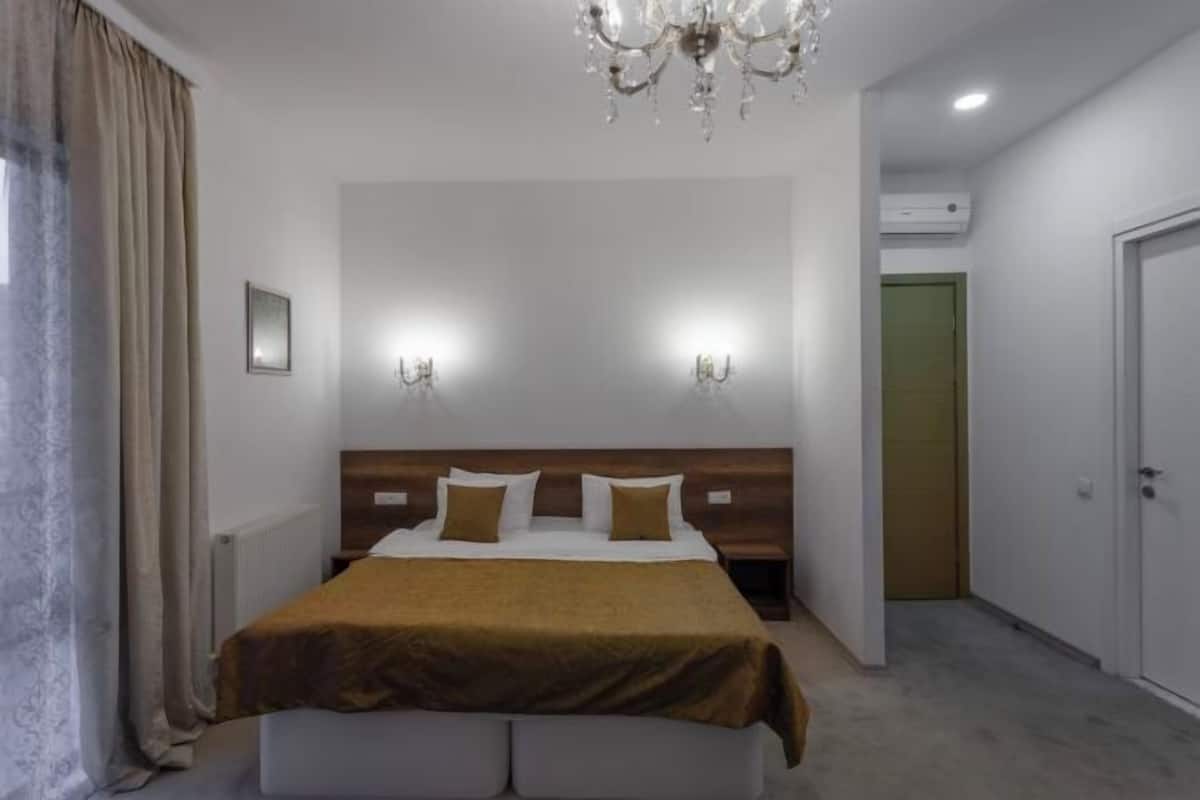 Roupas de cama premium, camas Select Comfort, frigobar