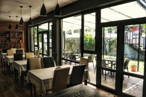 Restaurant - Alliance Hotel (Tbilisi)