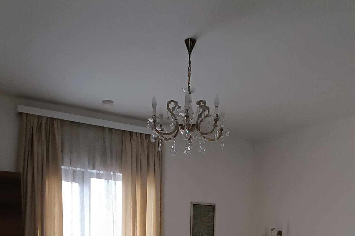 Suite Elite, 1 Tempat Tidur Queen, balkon, pemandangan kota | Seprai premium, tempat tidur Select Comfort, minibar, dan brankas