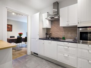 Deluxe Apartment | Private kitchen
