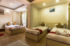 Royal Room | Desk, rollaway beds, free WiFi