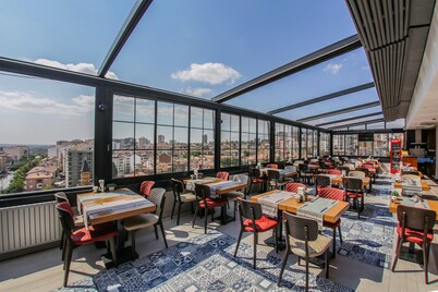 Honour Hotel