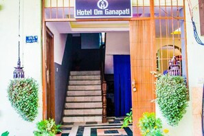 Property entrance - Hotel Om Ganapati (Kathmandu)