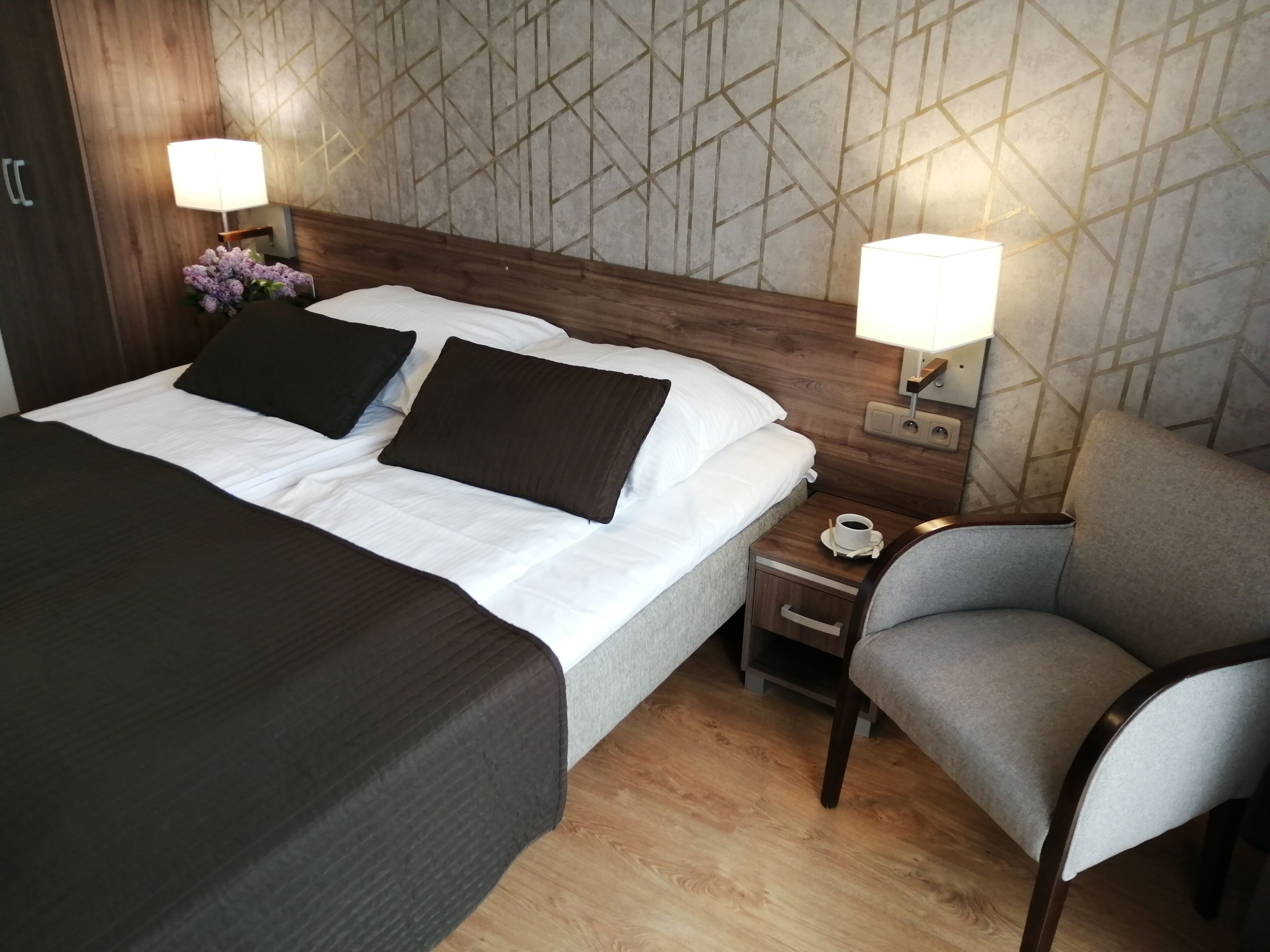 desk, iron/ironing board, free wifi, bed sheets