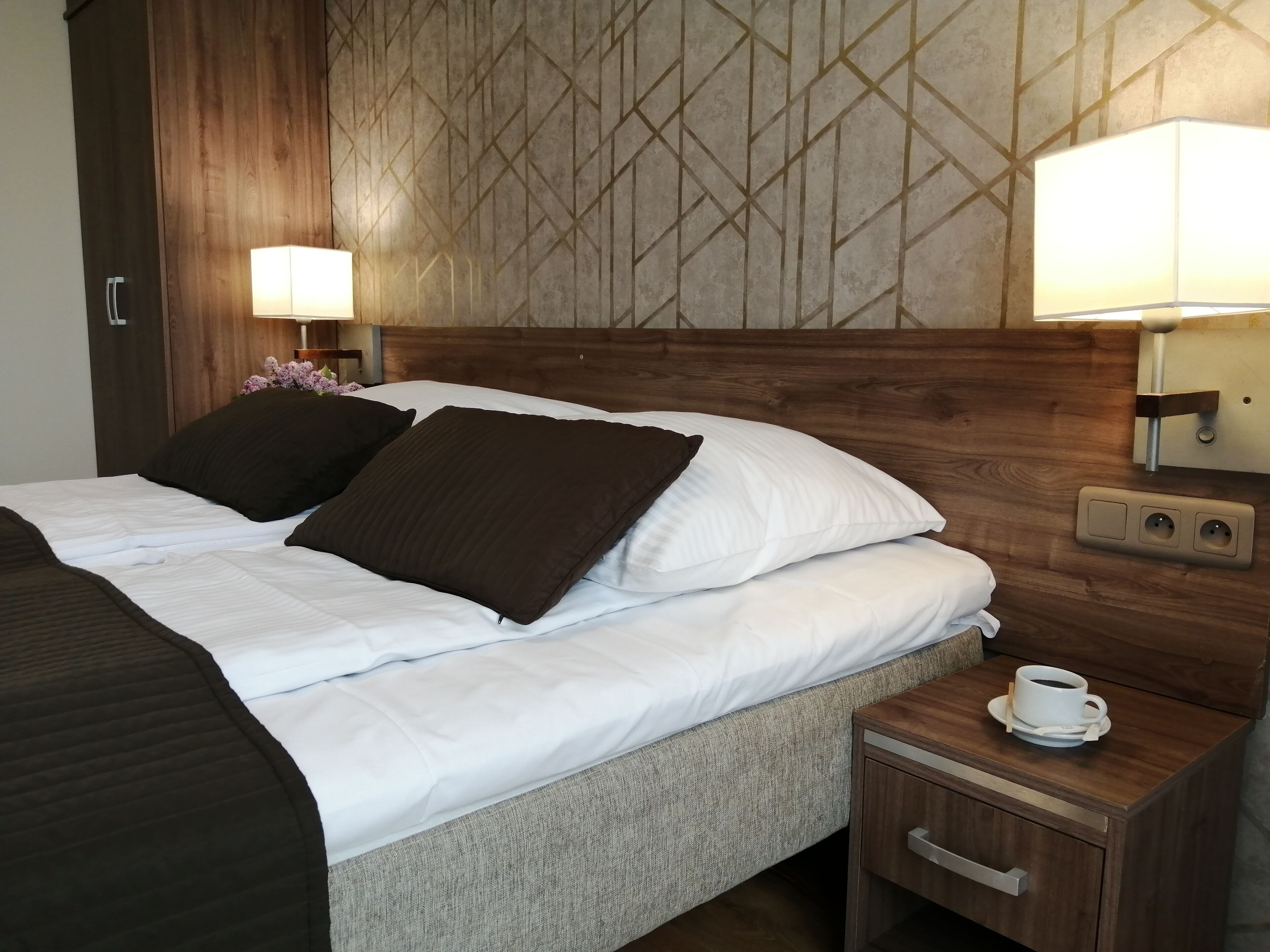 desk, iron/ironing board, free wifi, bed sheets