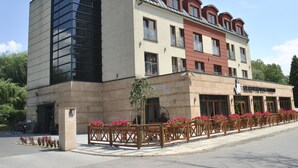 Front of property - Hotel Zakliki (Kraków)