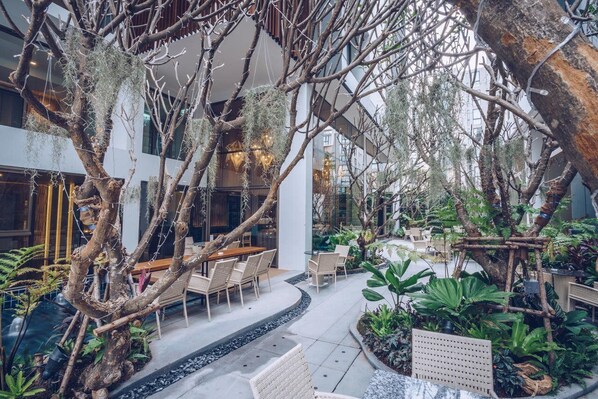 Outdoor dining - Stay With Nimman Chiang Mai (Chiang Mai)