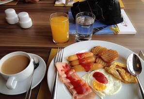 Free daily on-the-go breakfast - Mon Saeng Jun Homestay (Phrao)
