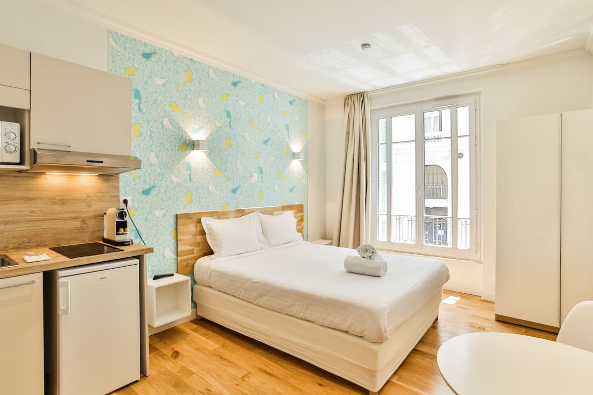 Deluxe Studio | Peralatan tempat tidur premium, katil Select Comfort