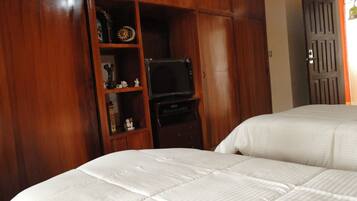 Habitación doble | Sistema de insonorización y wifi gratis