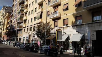 Pintu masuk properti