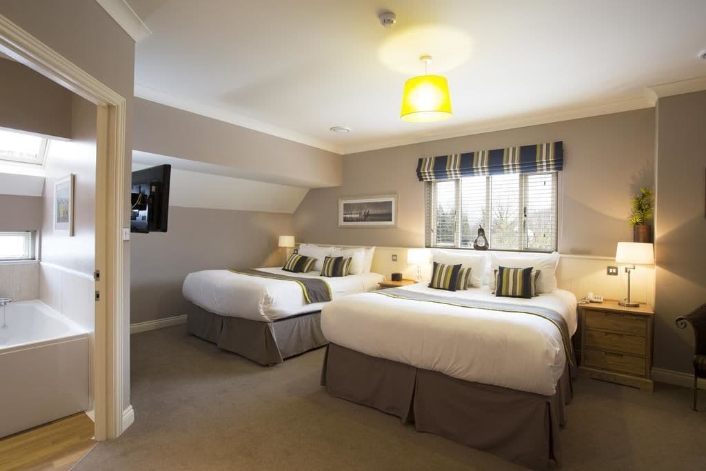 Desk, laptop workspace, iron/ironing board, free WiFi