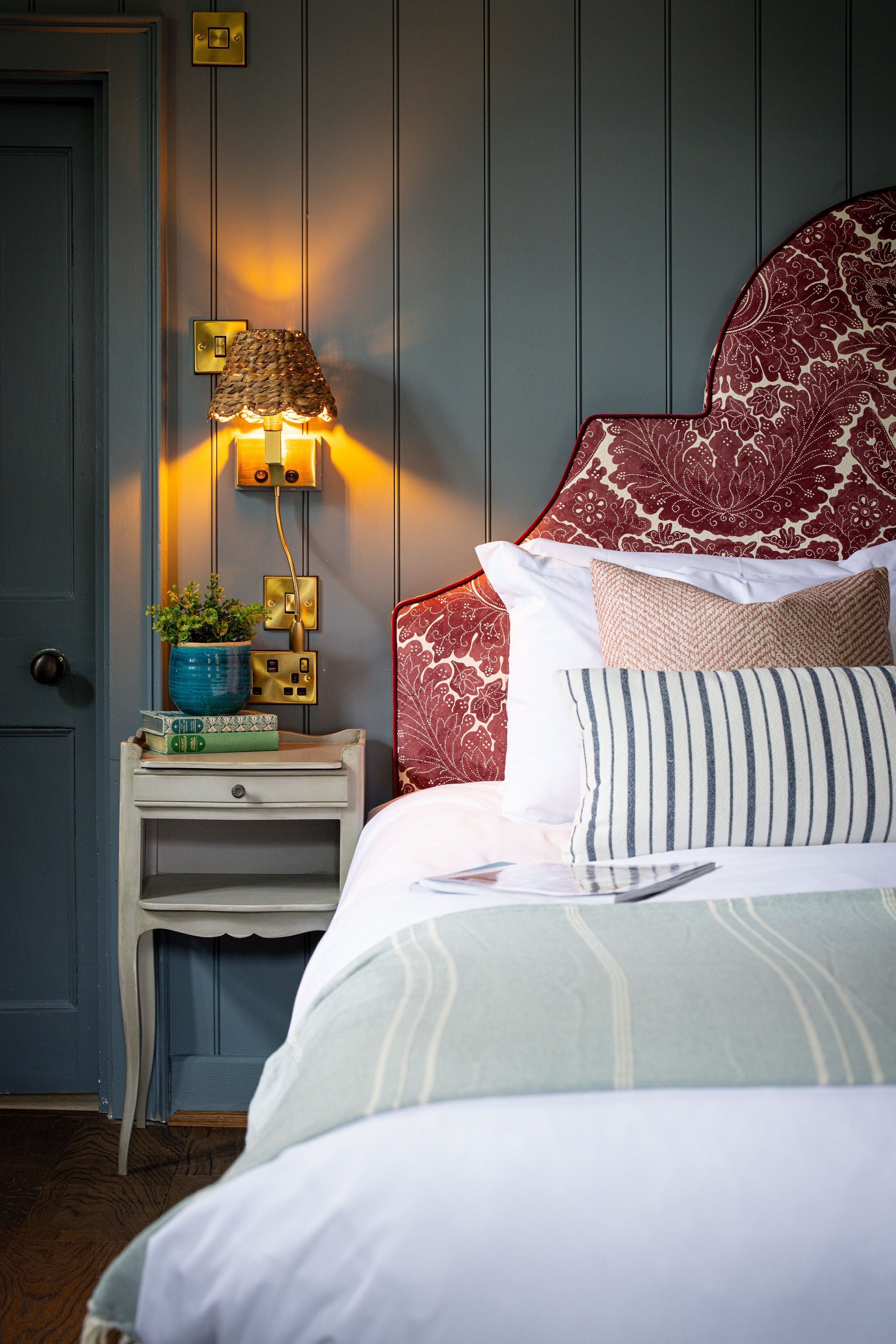 Superior Room | Bathroom | Free toiletries, hair dryer, towels, soap