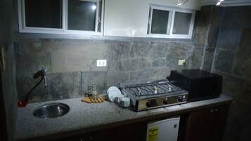 Grand Suite | Private kitchenette | Mini-fridge, microwave