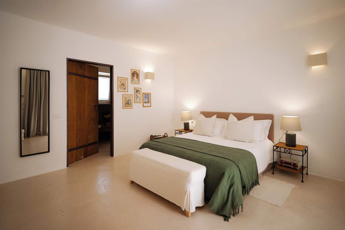 1 bedroom, minibar, in-room safe, desk
