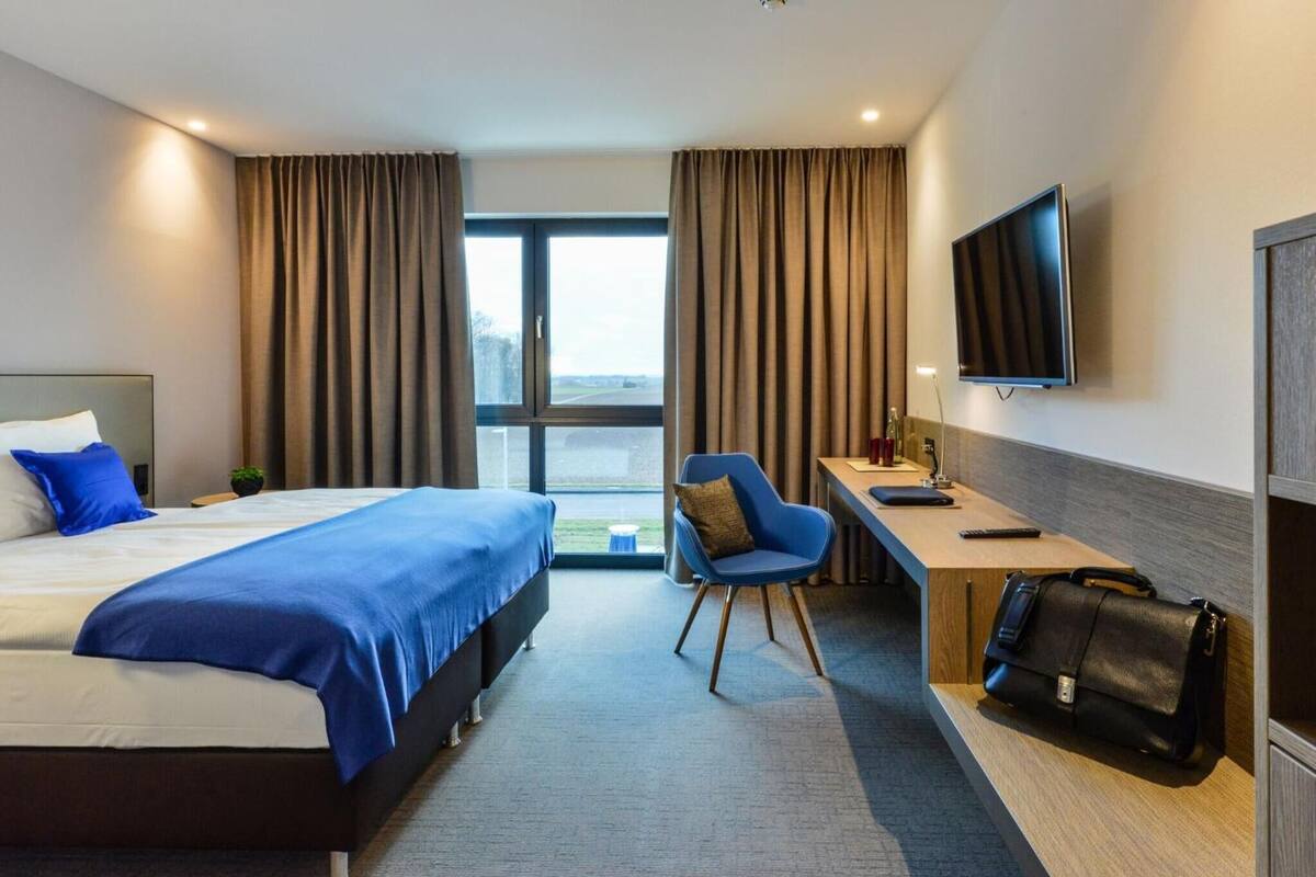 premium bedding, in-room safe, desk, blackout curtains