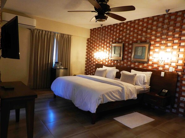 Suite Junior, balcone | Biancheria da letto di alta qualità, una cassaforte in camera