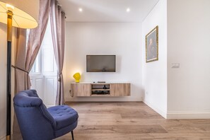 Apartment, 1 Bedroom | Living room - Cayres Suites Surdo (Funchal)