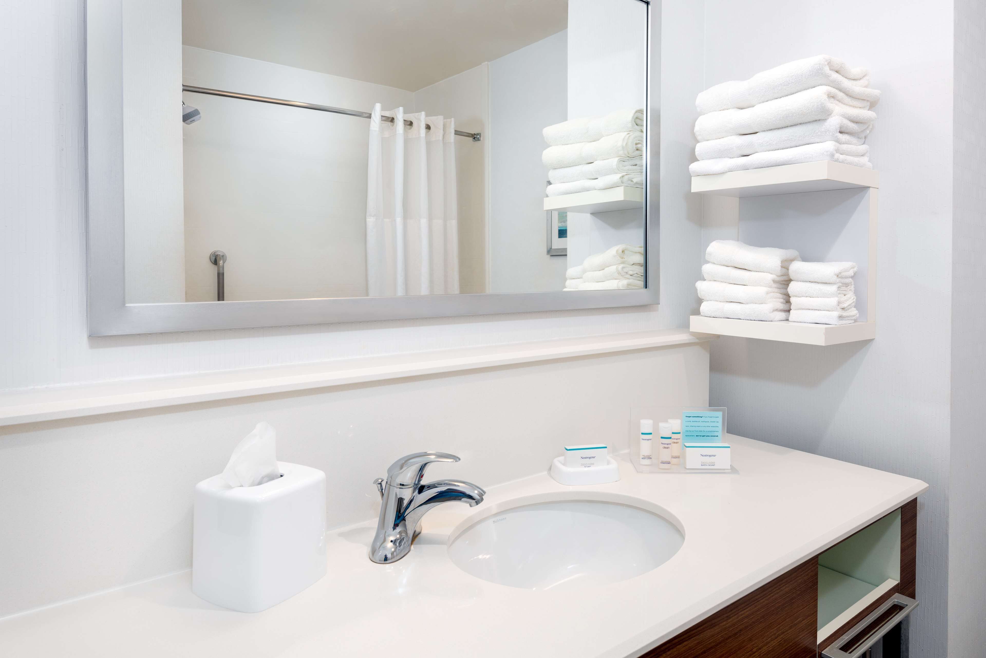 room, 2 queen beds, accessible (hearing) | bathroom | shower, free toiletries, towels