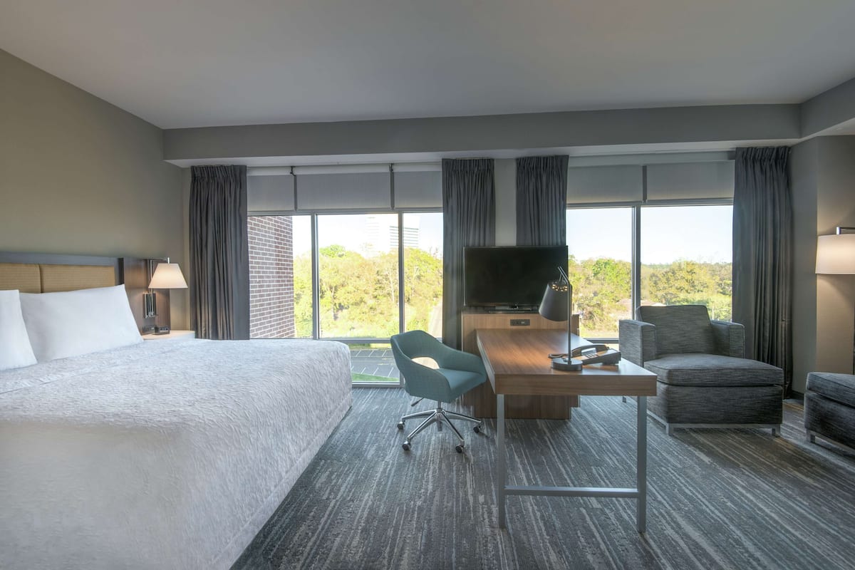 studio, 1 king bed, corner | in-room safe, desk, laptop workspace, free cots/infant beds