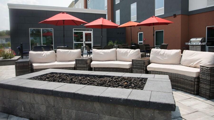 Hampton Inn & Suites by Hilton Warrington Horsham