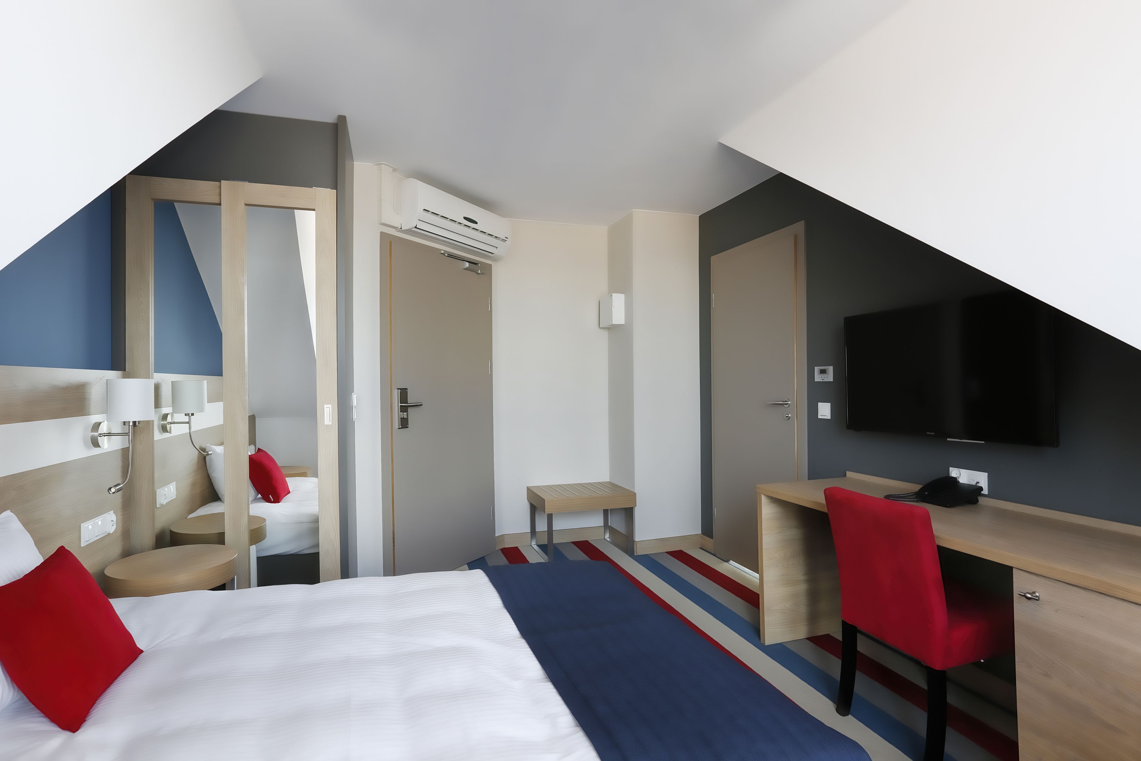 In-room safe, desk, soundproofing, iron/ironing board